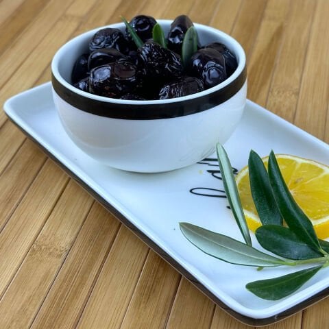 Edremit Tipi Salamura Siyah Zeytin (L)