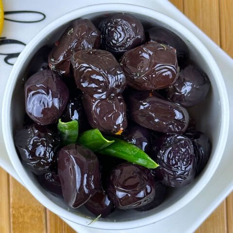 Edremit Tipi Salamura Siyah Zeytin (L)