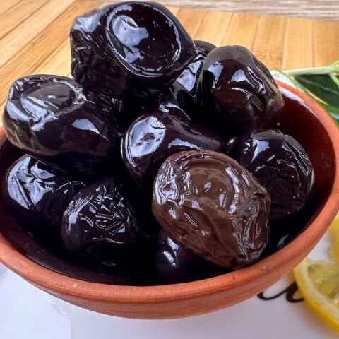 Gemlik Tipi Salamura Siyah Zeytin (M)