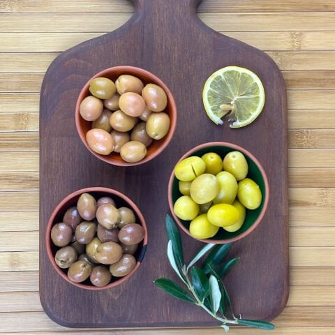 Edremit Tipi Çizik Yeşil Zeytin (L)